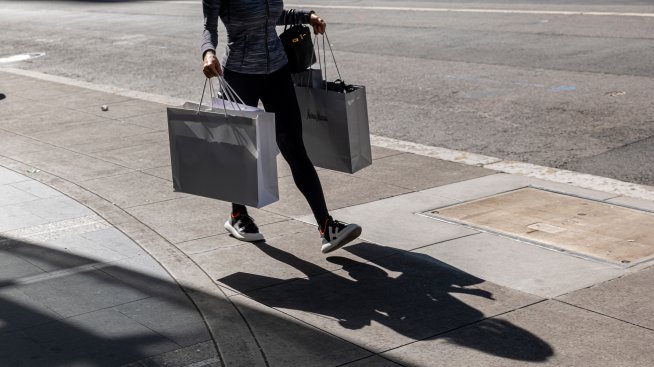 Продажбите на дребно в САЩ нарастват с по-малко от прогнозираното през февруари
