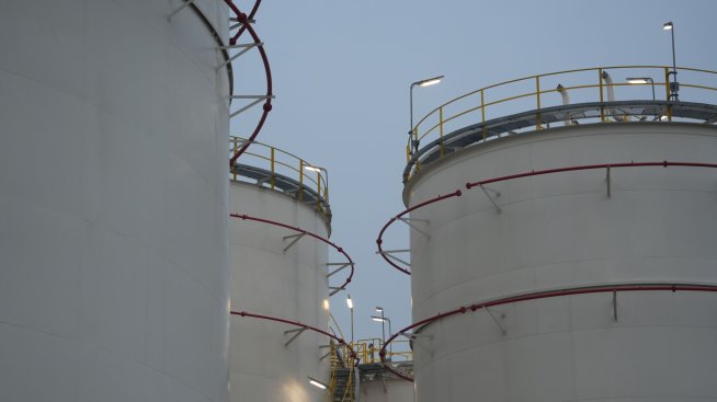 Облекчаването на анти-Covid мерките в Китай тласка нагоре цените на петрола*