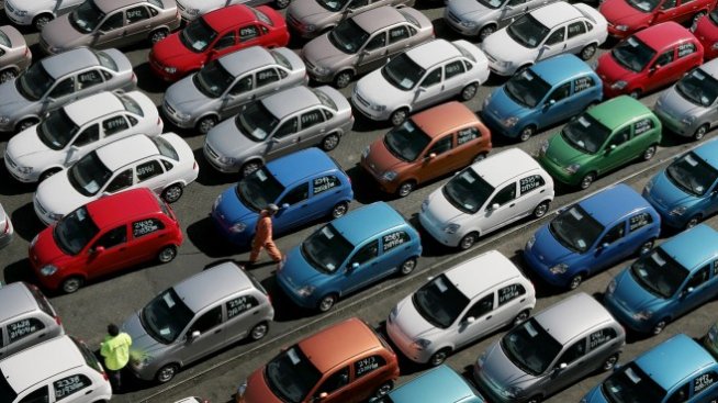 Китай понижава с 10% митата за вносни автомобили