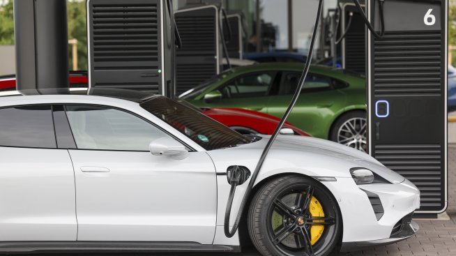 Porsche ще инвестира във финансово затруднения производител на батерии Varta