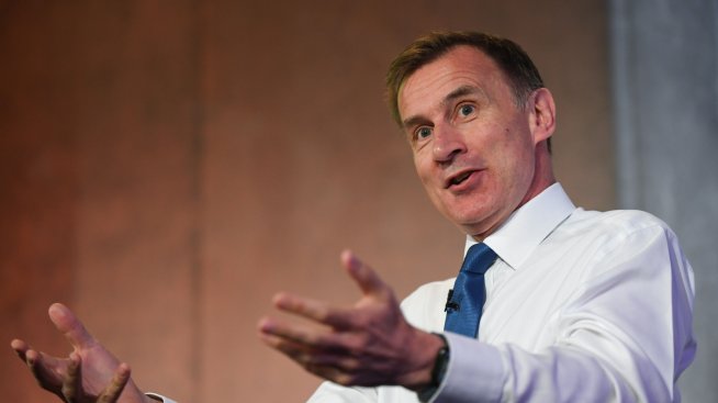 Джеръми Хънт подкрепя сценарий с рецесия, ако това ще охлади британската инфлация