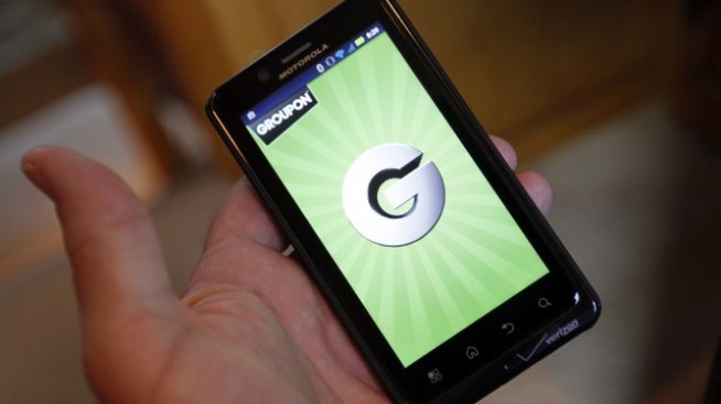 Groupon придобива конкурента си LivingSocial