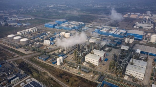 Цената на петрола достигна 14-годишен връх*