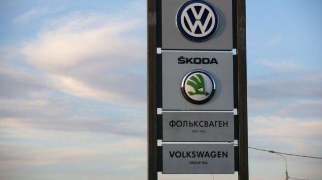 Volkswagen спира производството в руските си заводи