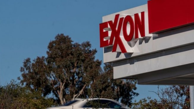 Exxon, Ford, Boeing спират операциите си в Русия