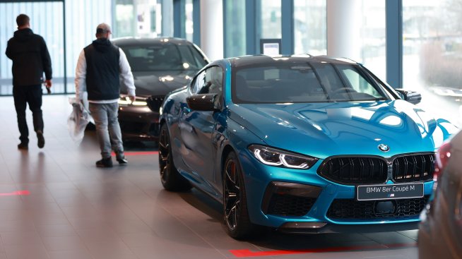 Тримесечните продажби на BMW стагнират заради затрудненията в Китай