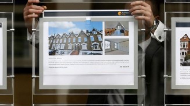 Растящите лихви застрашават продажбите на жилища във Великобритания