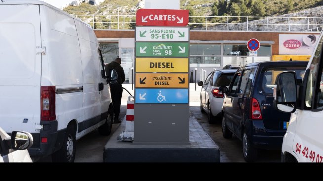 Руският петрол все още задвижва европейските автомобили с помощта на Индия