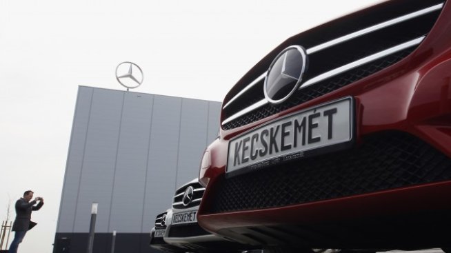 Daimler влага 1 млрд. долара във втори завод в Унгария