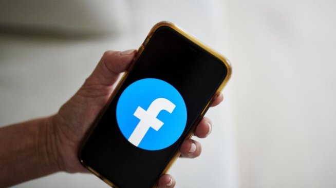 Facebook обмися да добави лицево разпознаване към умните си очила