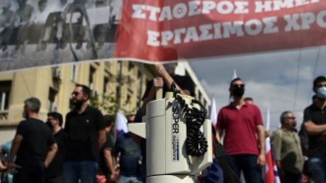 Гърците протестират: Долу ръцете от 8-часовия работен ден