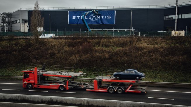 Stellantis обмисля инвестиция в собствено производство на енергия в Европа