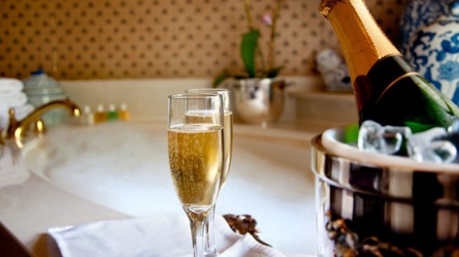 Шампанското пада жертва на рецесията