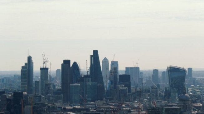 Fitch очаква корекция на "силно надценения" пазар на офиси в Лондон