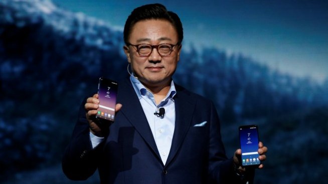 Galaxy S8 - безрамков дизайн, без бутони и с гладки заоблени форми