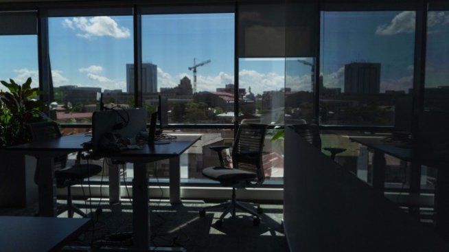 Само 3% от служителите искат да се върнат изцяло в офиса