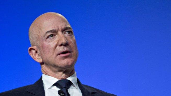 Европейски политици питат Amazon в писмо дали компанията ги шпионира