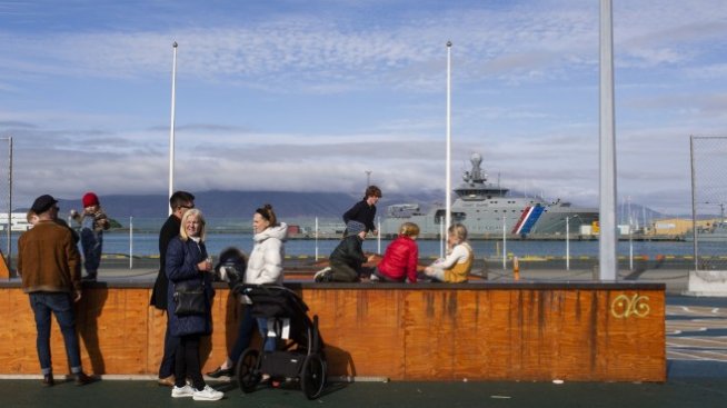 Исландия рестартира туризма - но само за богатите