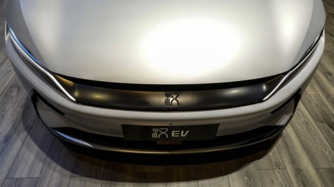 BYD измести Tesla от първото място по продажби на електромобили в света
