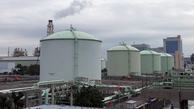 Коронавирусът предизвика трусове и на пазара на втечнен газ