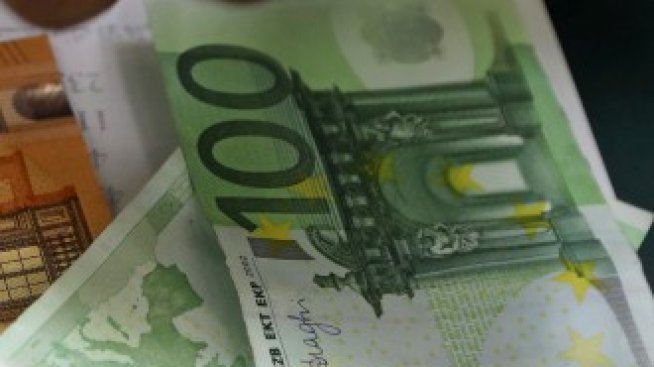 Икономическите настроения в Германия изпратиха еврото близо до 3-годишно дъно