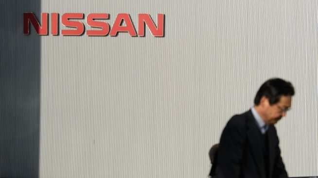 Акционерите на Nissan назначиха нови директори, докато бизнесът пропада