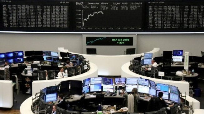 Опасенията около коронавируса отново тласнаха европейските индекси надолу