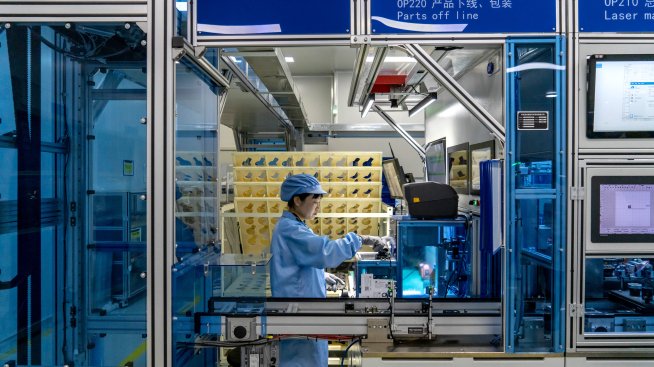 Китай отбеляза най-слабия си икономически растеж от 2022 г., инвестициите спадат