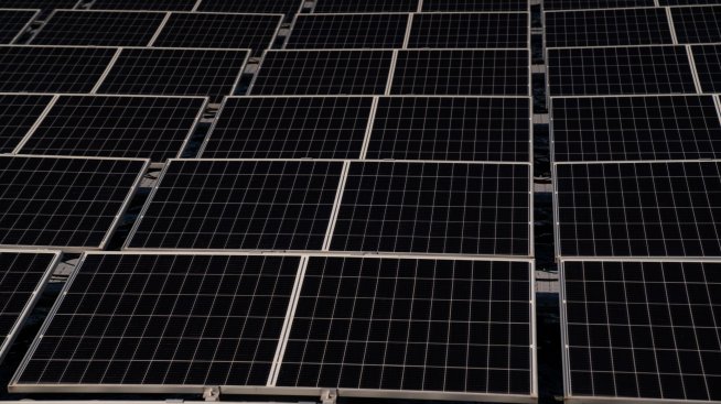 Европейски соларни фирми се насочват към САЩ, защото губят надежда за подкрепа у дома