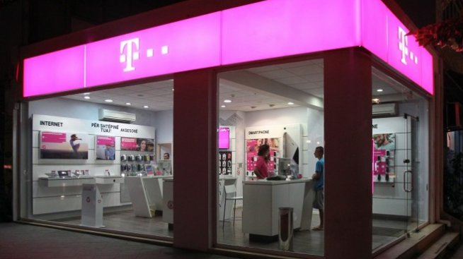 Спас Русев и Елвин Гури придобиват Telekom Albania за 50 млн. евро