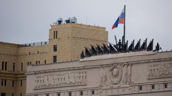 Украйна извърши най-голямото си нападение с дронове срещу руски военно-въздушни бази