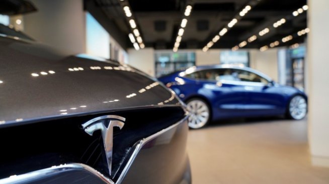 Tesla съкращава 7% от персонала си*