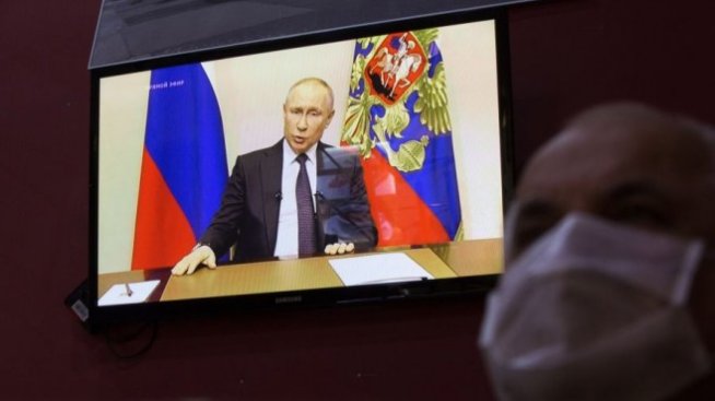 Путин затяга законодателната хватка около опозицията
