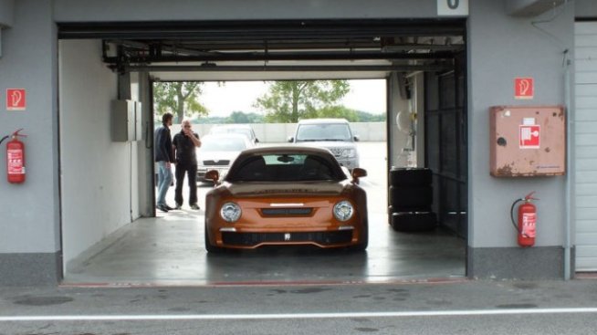 Преобразената Skoda 130 RS излезе на пистата