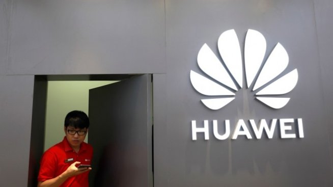 Китай след случая с Huawei: САЩ трябва да поправят грешките си