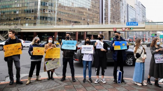 Руснаците са разделени относно вижданията им за атаката срещу Украйна