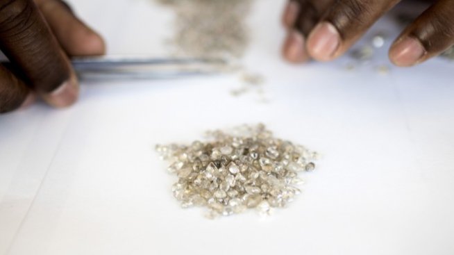 De Beers увеличи цените на диамантите с най-много от години