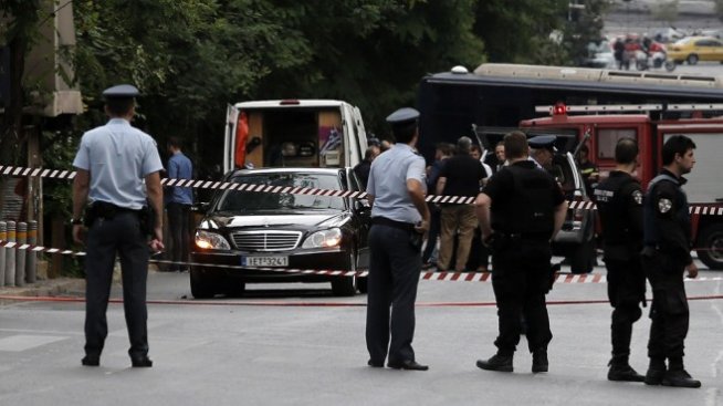 Писмо-бомба рани бивш гръцки премиер