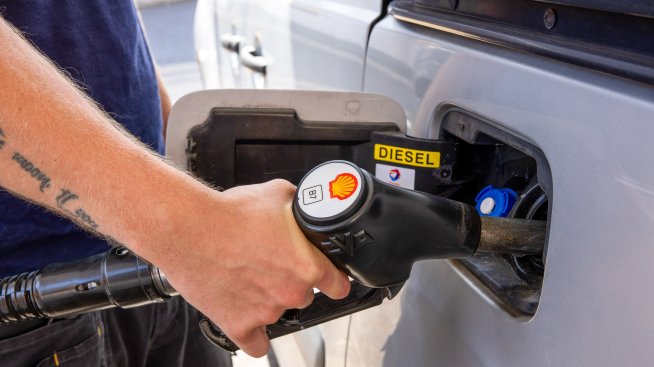 Гигантски супертанкери заливат Европа с дизел