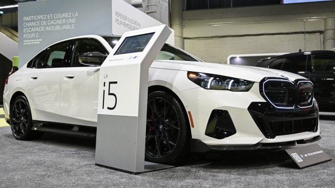 BMW води по продажби през първото полугодие сред германските премиум марки