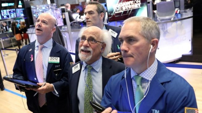 Волатилна търговия на Wall Street заради несигурност около търговските преговори