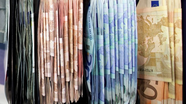 Валутните анализатори обръщат палачинката и очакват паритет на еврото и долара