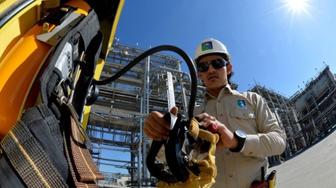 Saudi Aramco ще изкупи дела на Shell в петролна рафинерия