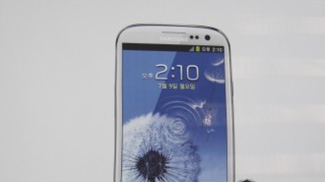 Samsung увеличава темпото в опита си да достигне Apple