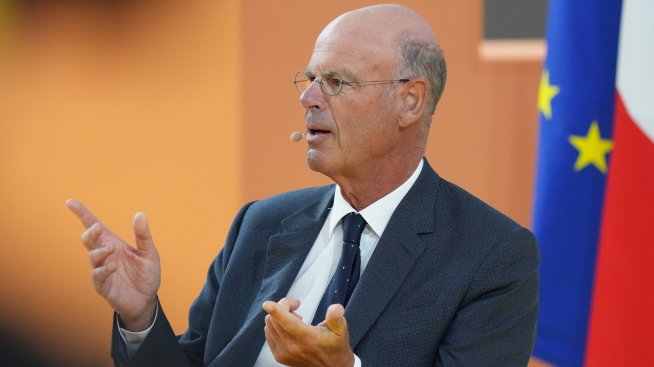 Френският финансов министър отрече да има криза и потвърди плановете за дълга