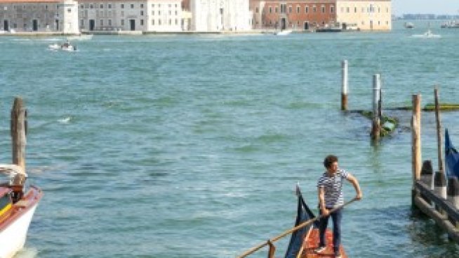 Държи ли Венеция ключа към спасяването на градовете от масовия туризъм?