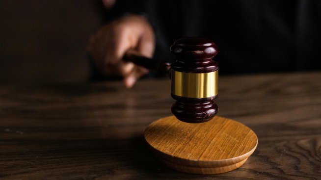 Инкрустирано с диаманти издание на "Закуска в Тифани" се продава за 1,5 млн. долара