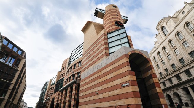 В Лондон, Ню Йорк и Париж гигантският залог върху офисите се оказва грешка