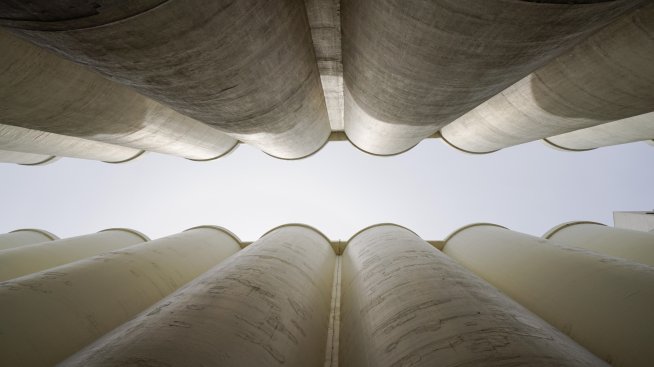 Как да решим поликризата?