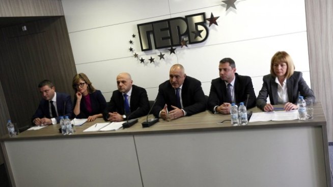 ГЕРБ ще запази плоския данък и ще редуцира плащанията в брой